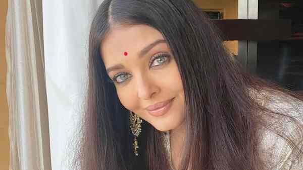 Aishwarya Rai Bachchan has THIS to say on Bollywood vs South film industry debate