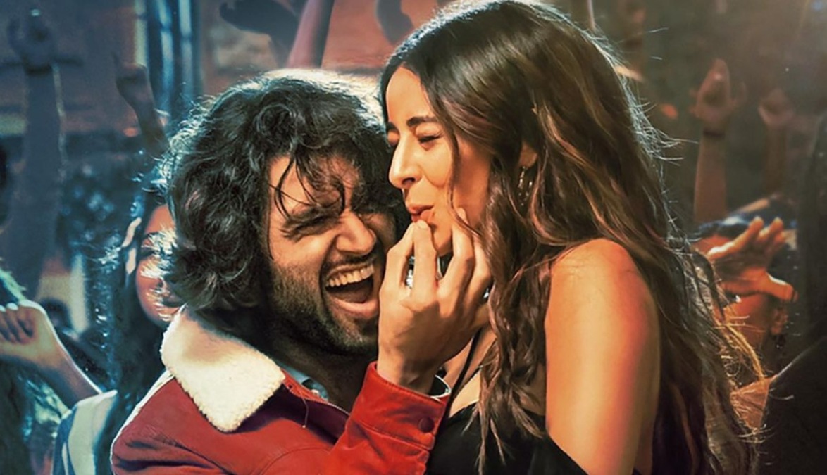 Liger new poster: Vijay Deverakonda teaches Ananya Panday to whistle; song Akdi Pakdi to be out on THIS date