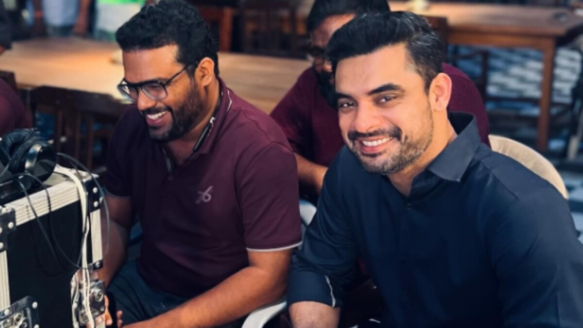 Identity BTS video - Tovino Thomas shares a fun moment with director ...