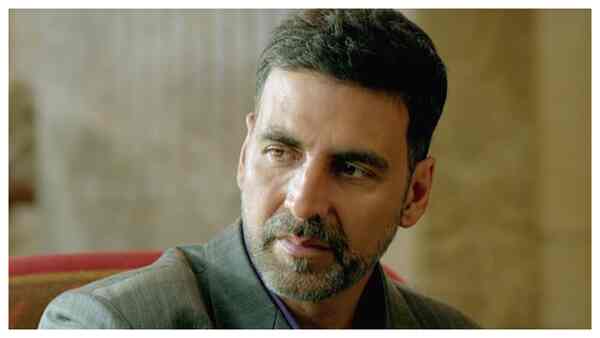 Bade Miyan Chote Miyan: Akshay Kumar shoots for a big action scene in the UK amid a knee injury