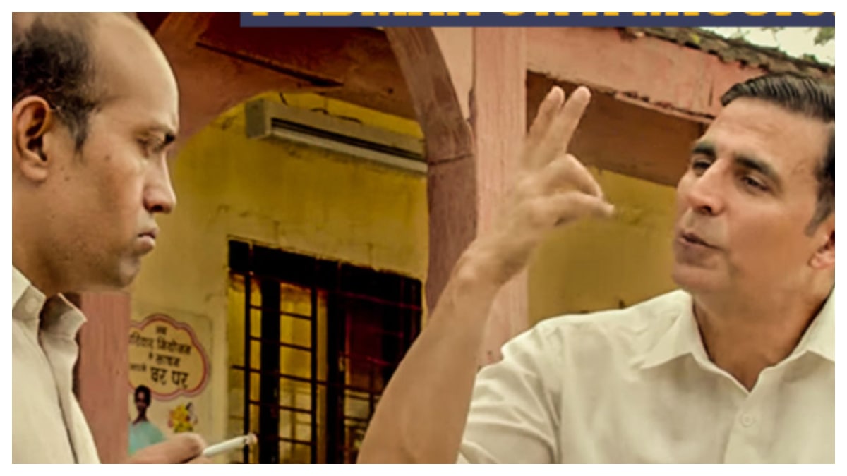 akshay kumar cigarette ad Bollywood superstar #AkshayKumar has yet again faced backlash after an old advertisement featuring him has resurfaced on #socialmedia Akshay Kumar's anti-smoking ad of