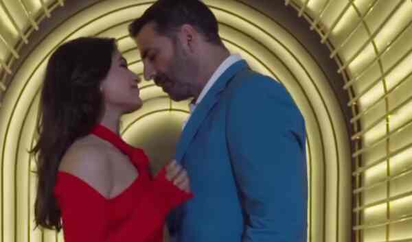 Koffee With Karan 7: Samantha-Akshay Kumar recreate iconic 'Oo Antava' song on Karan Johar's show - watch