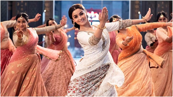 Alia Bhatt's Ghar More Pardesiya from Kalank gets special mention by The Academy, here’s how fans reacted