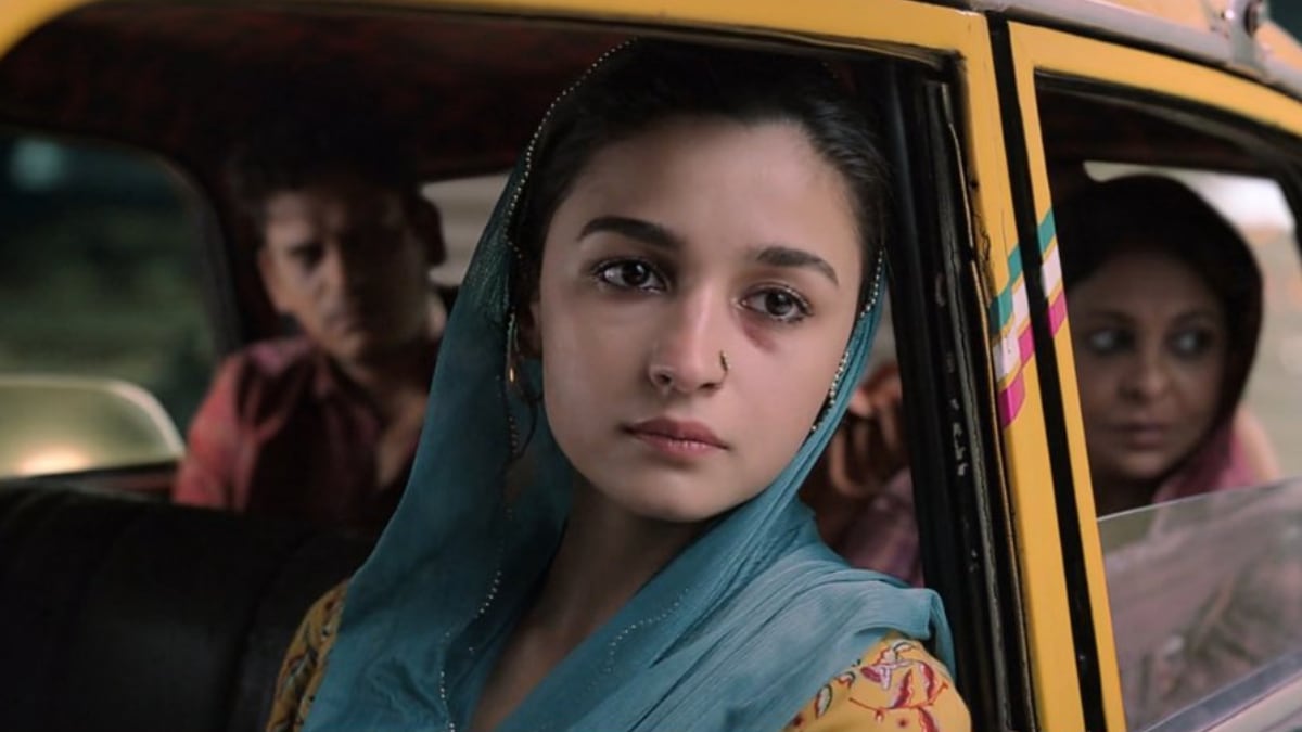 Alia Bhatt's 'Darlings' all set for a Telugu - Tamil remake, SRK's Red Chillies Entertainment to pro