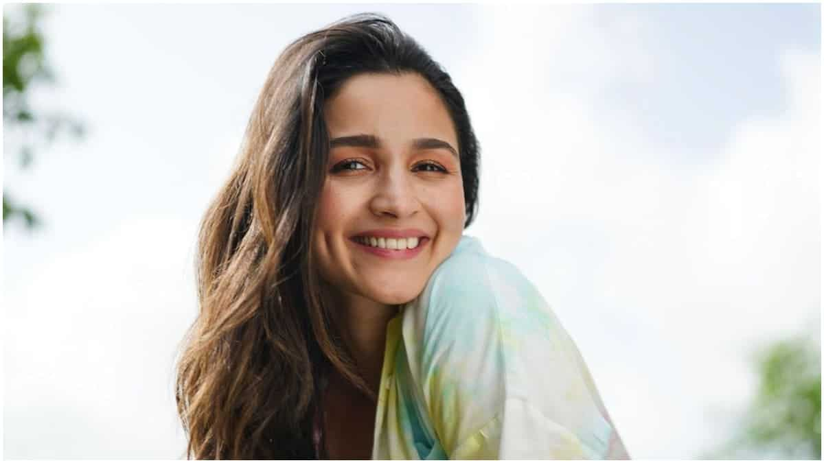 https://www.mobilemasala.com/film-gossip/Alia-Bhatt-binge-watched-Bigg-Boss-OTT-2-between-shoot-Too-Hot-To-Handle-is-her-current-guilty-pleasure-i301626