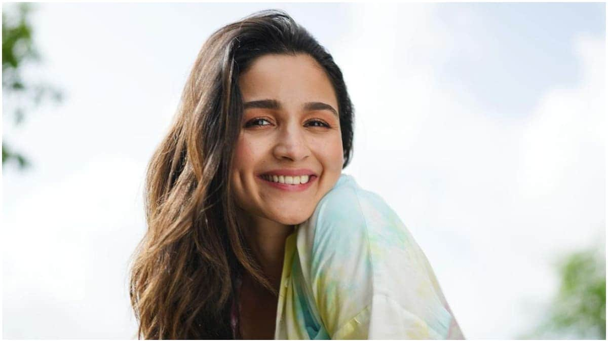 Alia Bhatt hits back at trolls who claimed she has 'crooked smile ...