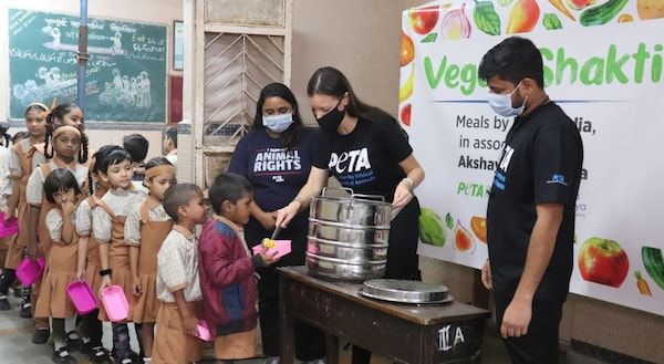 Vegan breakfast being distributed to schoolchildren in Mumbai