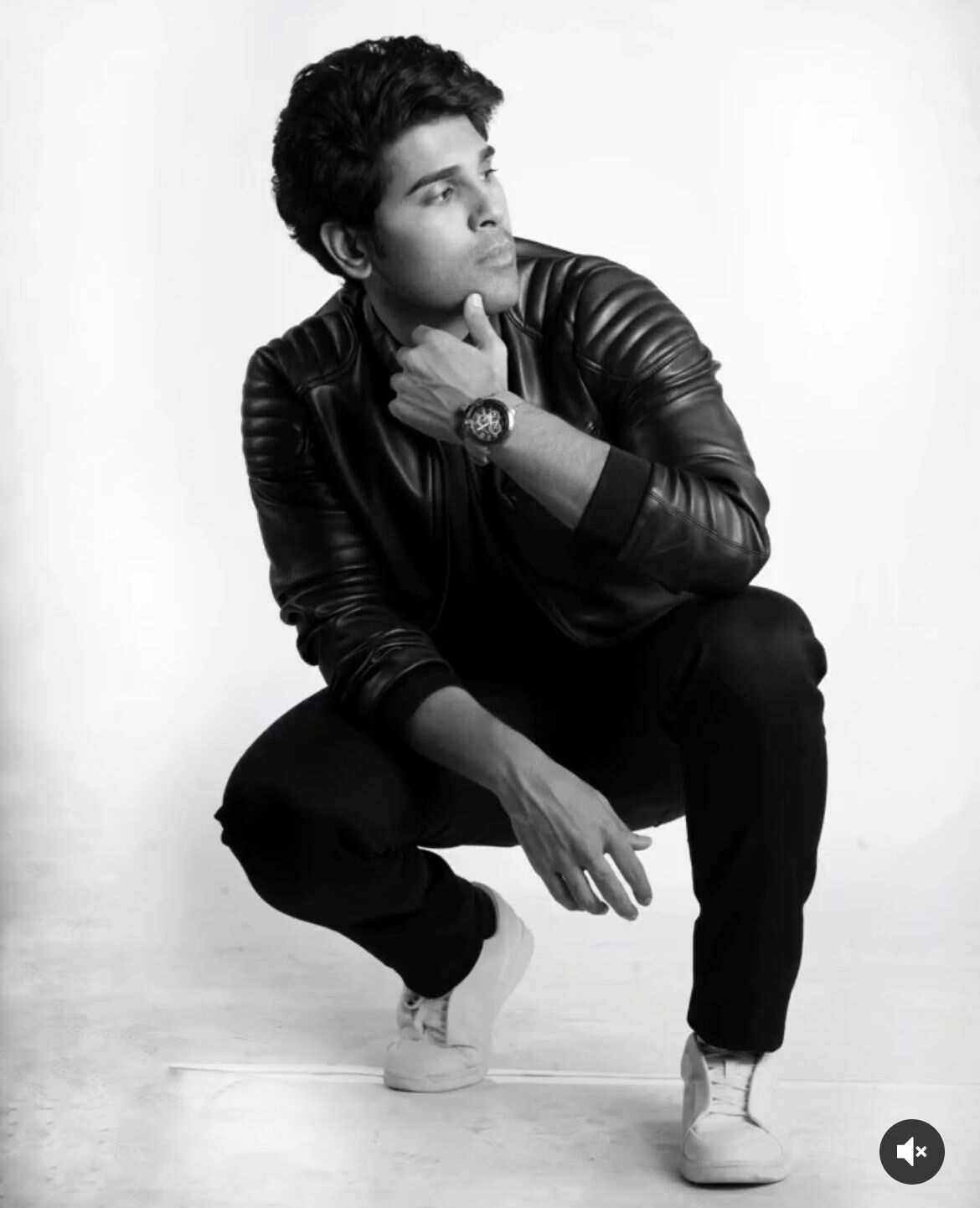 Allu Sirish looks handsome in the classic leather jacket