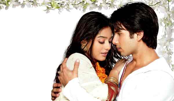 Karwa Chauth 2024: 5 romantic movies to watch with your partner