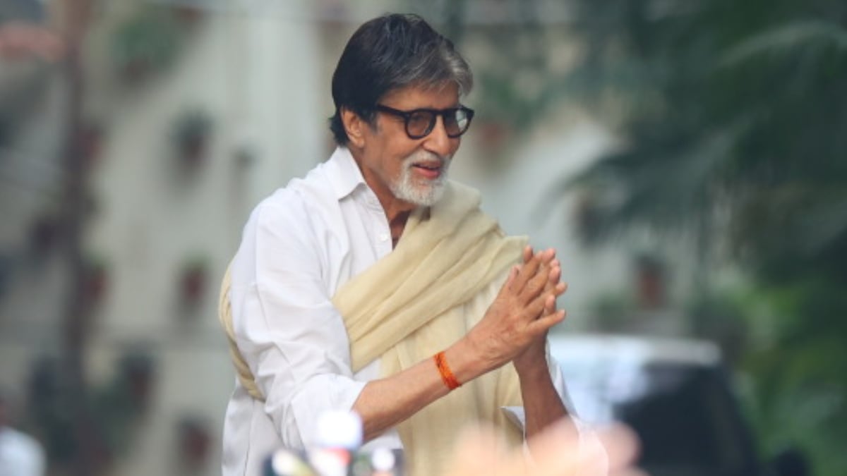 Amitabh Bachchan apologises for delayed responses to birthday wishes; here's the reason behind it