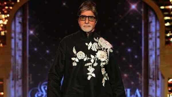 'I repair': Amitabh Bachchan thanks his well-wishers for all the prayers for his recovery