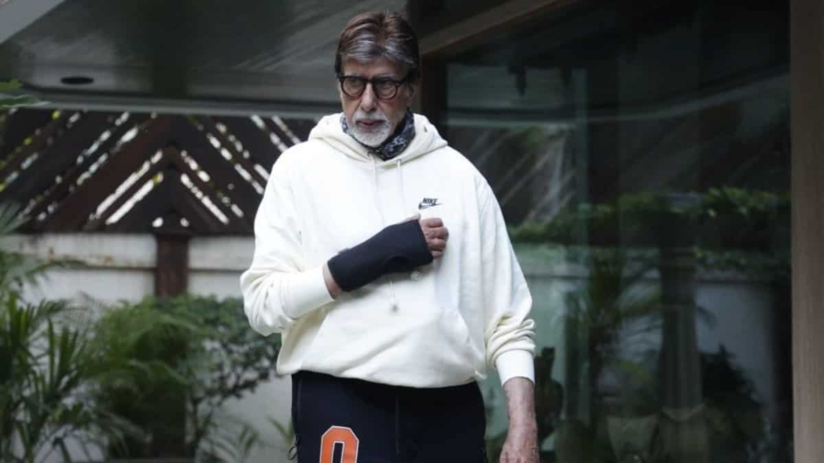 Amitabh Bachchan Lauds Granddaughter Aaradhya's Performance; Says ...