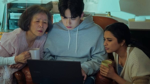 An awkwardness arises from the mix of Tamil, broken English and Korean, as the characters try to communicate with each other.