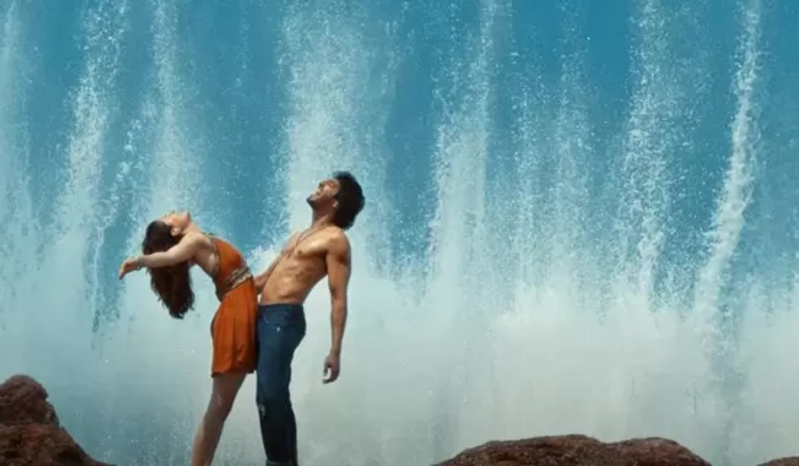 Saiyaara Box Office Collection Day 10: Mohit Suri's romantic drama aims for Rs. 300 crore; Becomes 2nd biggest Hindi film of 2025