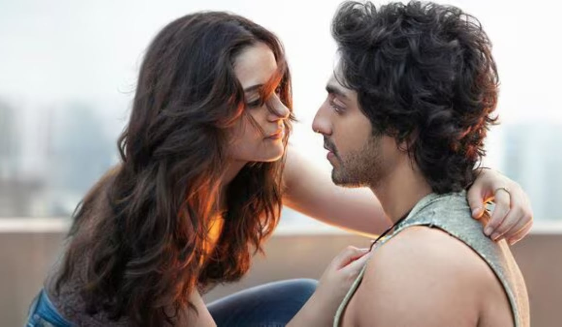 Saiyaara Box Office Collection Day 8: Ahaan Panday-Aneet Padda's film sees a slight dip on but continues to score big