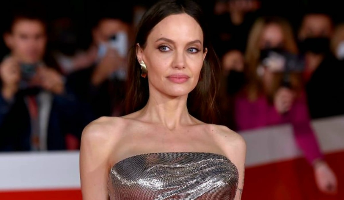 WHAT! Angelina Jolie wants to leave Hollywood? Seeks distance after the miserable divorce with Brad Pitt