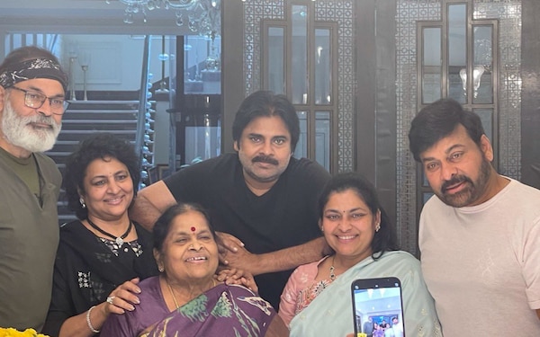 Chiranjeevi and Pawan Kalyan celebrate their mother's birthday, Ram Charan also attends