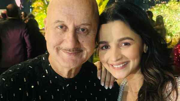 Anupam Kher poses with Alia Bhatt at the Sidharth Malhotra-Kiara Advani wedding reception, recalls teasing her about being a 'born actress'