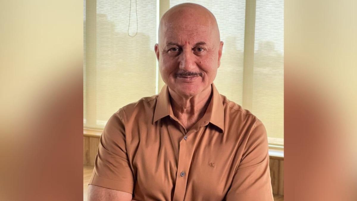 Anupam Kher asks fans to suggest a title for his 525th project
