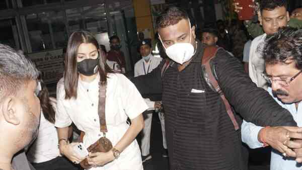 Chakda 'Xpress: Anushka Sharma reaches Kolkata, shoot to start from Monday