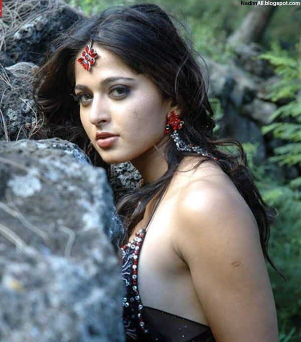 Anushka Shetty in Super