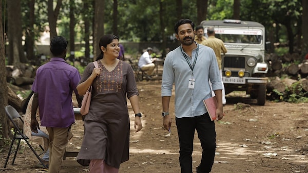 Aparna Balamurali and Asif Ali in Kishkindha Kaandam