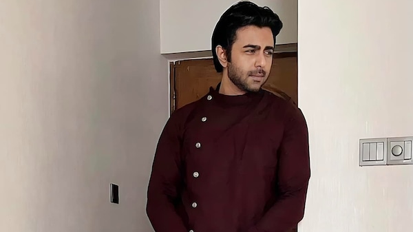 Bangladeshi actor Apurba and a production house lock horns over a financial matter, later resolved outside court