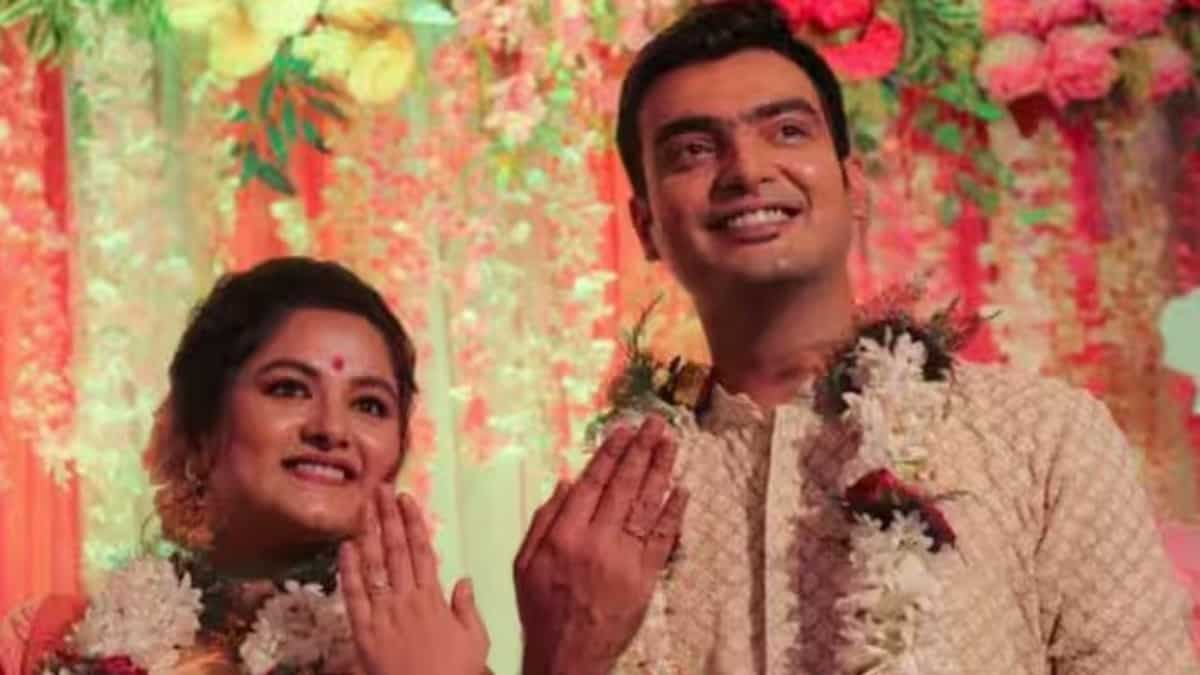 https://www.mobilemasala.com/film-gossip/Ipshita-Mukherjee-opens-up-about-her-divorce-with-Arnab-Banerjee-i278565