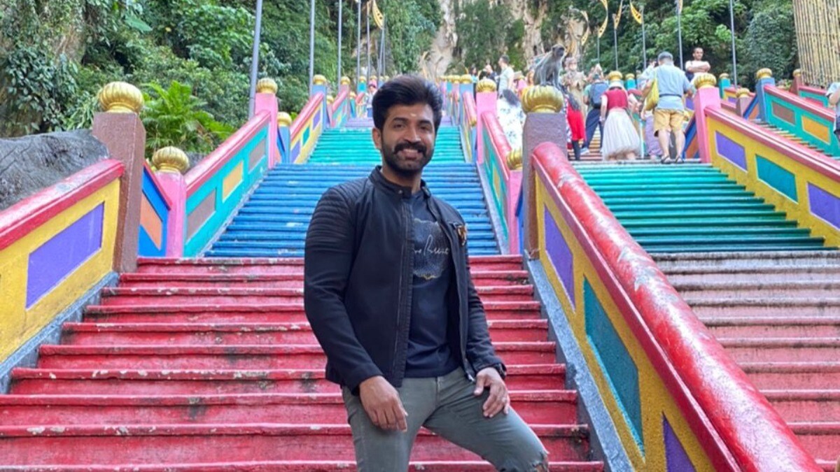 Arun Vijay visits Murugan temple in Malaysia ahead of the release of Yaanai