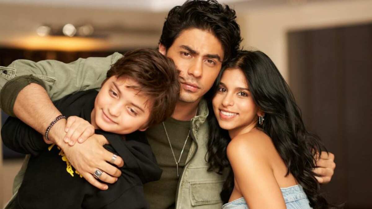 Shah Rukh Khan Has Big Time FOMO Seeing Aryan Khan Suhana Khan And   Aryan Khan Suhana Khan And Abram Khan 99 