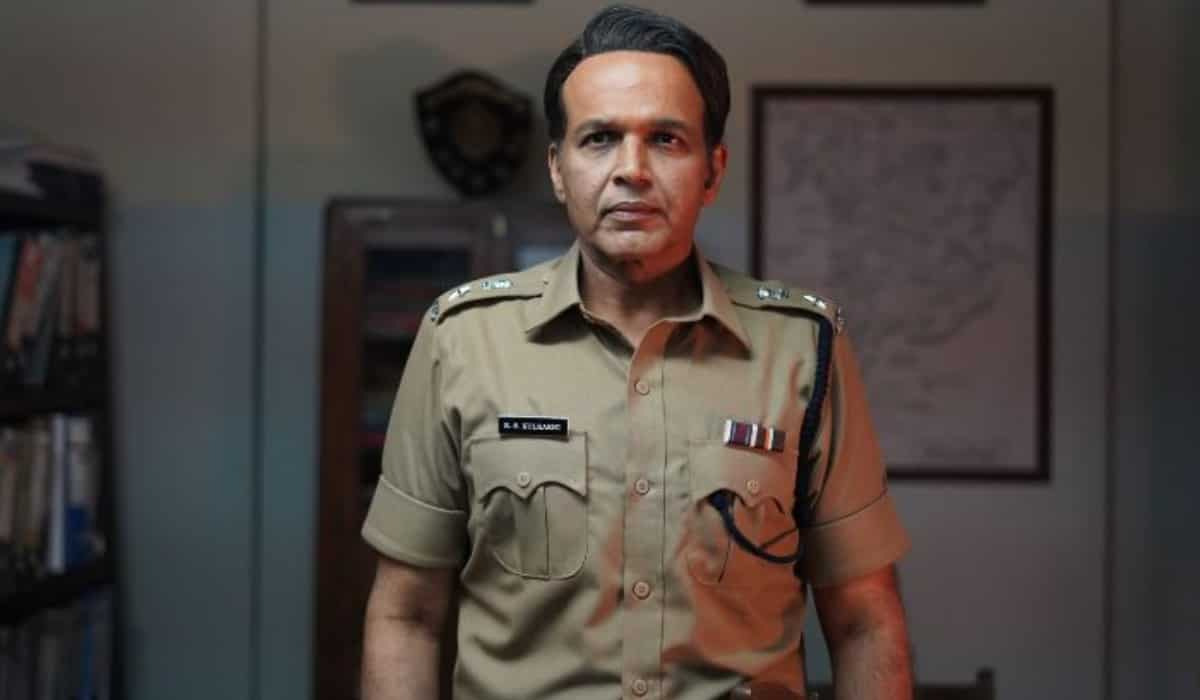 https://www.mobilemasala.com/movies/Manvat-Murders-Ashutosh-Gowariker-aka-DCP-Ramakant-Kulkarni-sets-out-to-unravel-the-mystery-Watch-new-promo-i302540