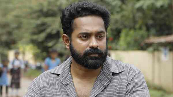 Asif Ali to star in Jagan Shaji Kailas' debut directorial, scripted by Ponniyin Selvan writer Jeyamohan