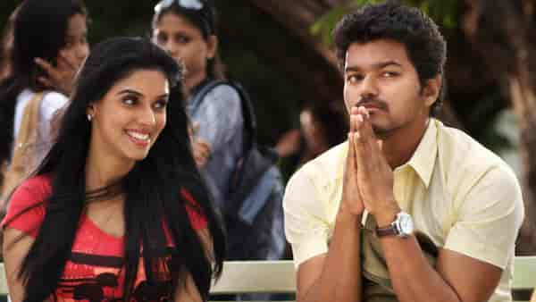 Asin and Vijay in Kaavalan