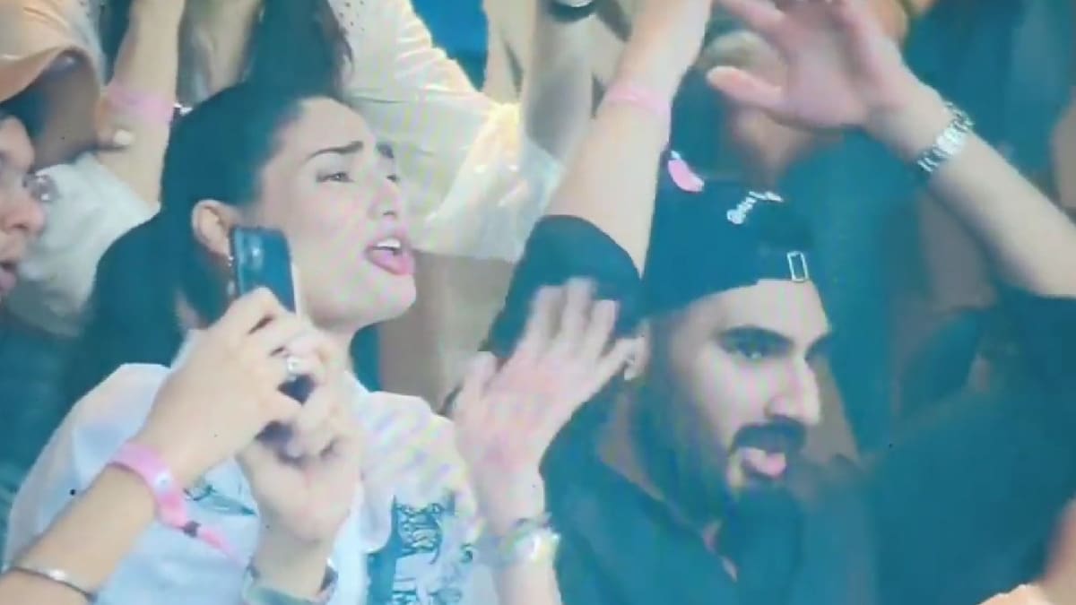 [VIDEO] Athiya Shetty's Reaction When Shreyas Iyer Got Out Was Epic
