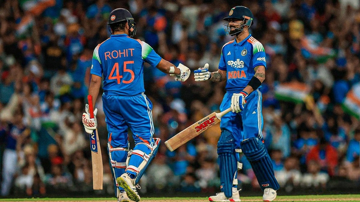 AUS vs IND, 3rd ODI LIVE: Kohli breaks Sangakkara’s record to become....