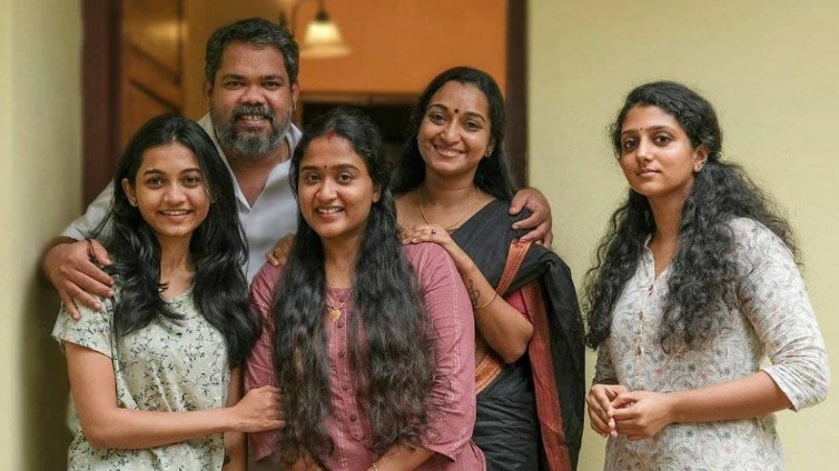 The main cast of Average Ambili