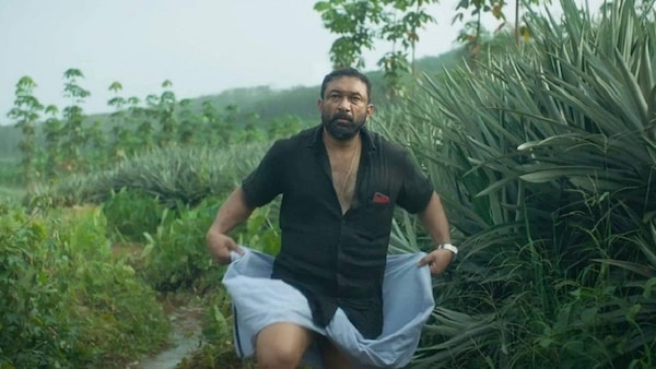 Baburaj as Jomon in Joji