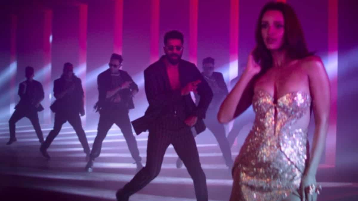 https://www.mobilemasala.com/music/Bad-Newz-first-song-Tauba-Tauba-Vicky-Kaushal-and-Tripti-Dimrii-add-glam-in-the-groovy-Punjabi-song-i277576