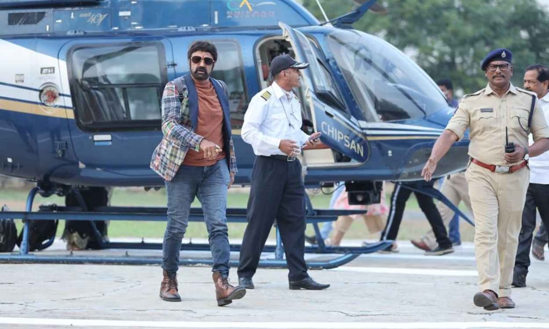 Veera Simha Reddy: Balakrishna makes heads turn, lands in a chopper at the pre-release event