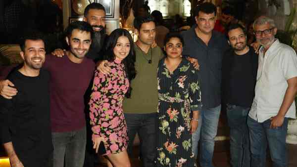 Mahima Makwana, Ishwak Singh wrap up adult comedy Bas Karo Aunty; party with the makers