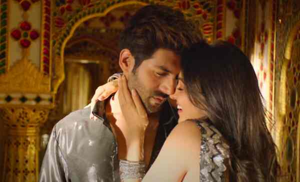 Bhool Bhulaiyaa 2 song Hum Nashe Mein Toh Nahin Twitter reaction: Fans call it 'romantic anthem of the year'