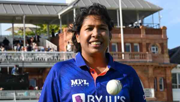 ENG-W vs IND-W: Jhulan Goswami set for last run at Lord's, netizens say 'Thank You'