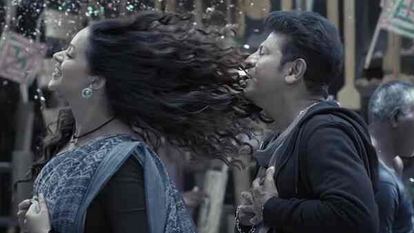 Nee Sigoovaregu video song out: Watch Shivarajkumar romance Bhavana in slow-motion