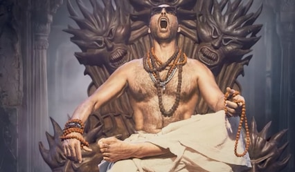 Bhooth Bangla new poster: Akshay Kumar channels major Dr. Aditya Shrivastav energy from Bhool Bhulaiyaa