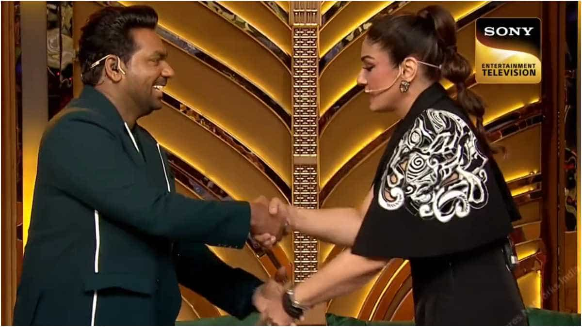 https://www.mobilemasala.com/film-gossip/Aapka-Apna-Zakir-Raveena-Tandon-steals-the-show-as-she-grooves-to-Kisi-Disco-Mein-Jaaye-watch-i295423