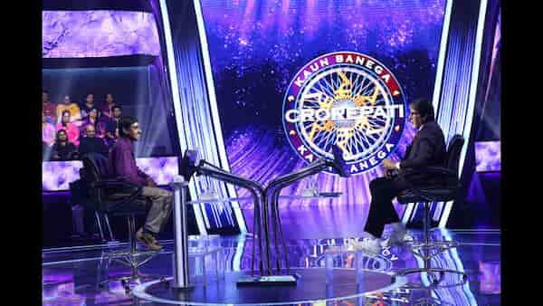 Amitabh Bachchan with contestant Pavitra Lal on the sets of Kaun Banega Crorepati 16