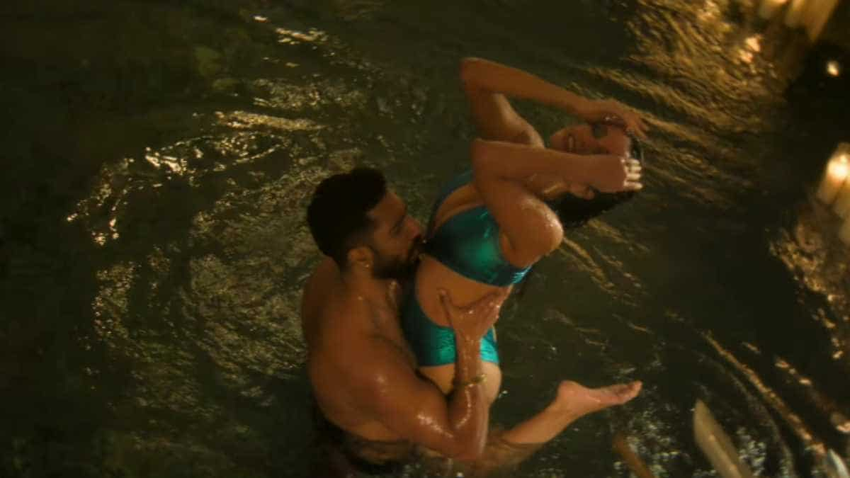 Bad Newz song Jaanam: Vicky Kaushal, Triptii Dimri set the temperature soaring with their steamy chemistry | Watch