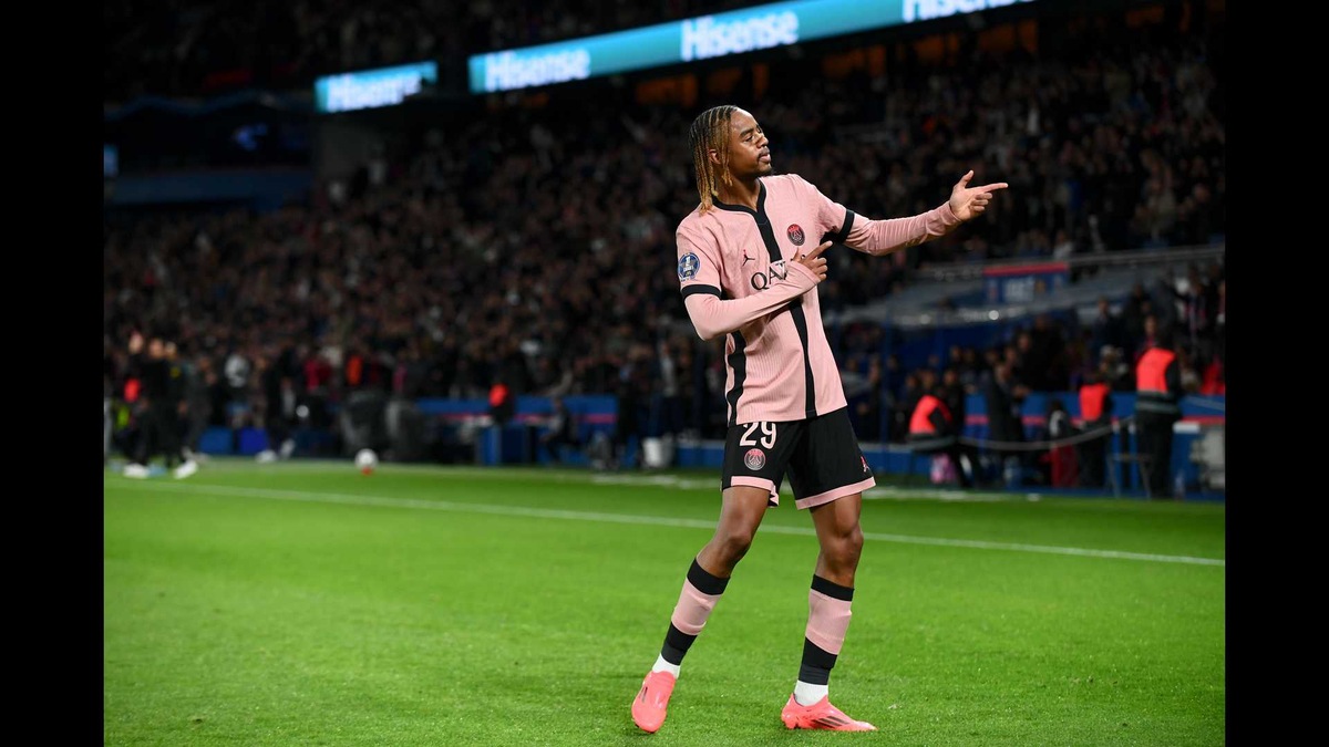 Football Transfer News: Liverpool want Bradley Barcola and PSG demand  €100m