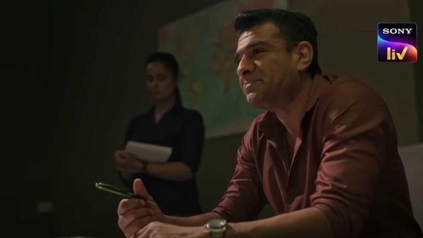 Adrishyam episode 20 update - Ravi Verma's agency operatives raid a beauty parlour; what will be his next step? | Watch