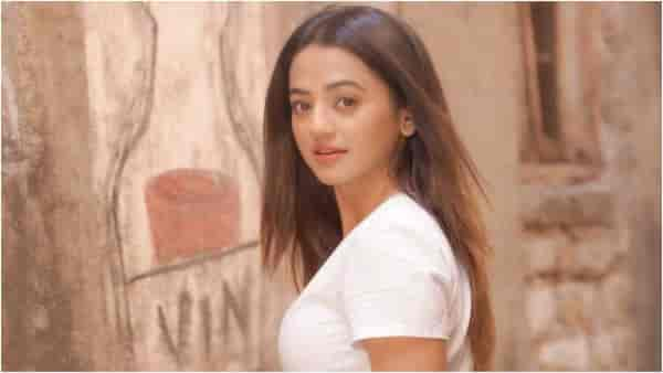 Gullak 4 - Helly Shah talks about making her OTT debut; calls it a 'sundar' show | Exclusive